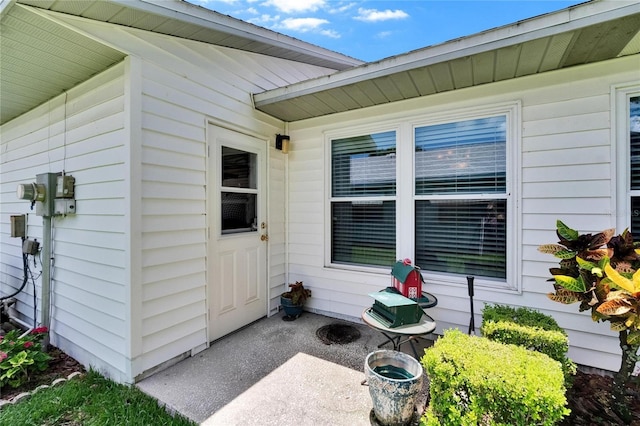 3154 Prairie Dunes Cir W, Lakeland, FL 33810 - property entrance featuring a patio area