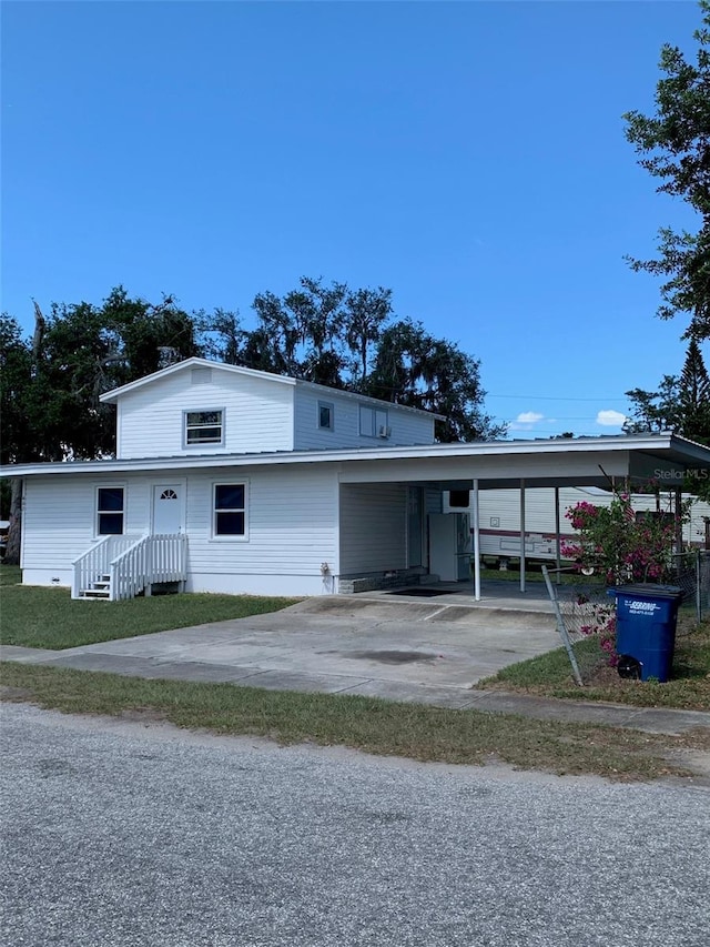 402 S Franklin St, Sebring, FL 33870 - view of front of house with driveway