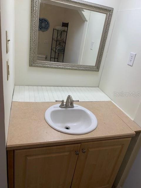 402 S Franklin St, Sebring, FL 33870 - bathroom with vanity