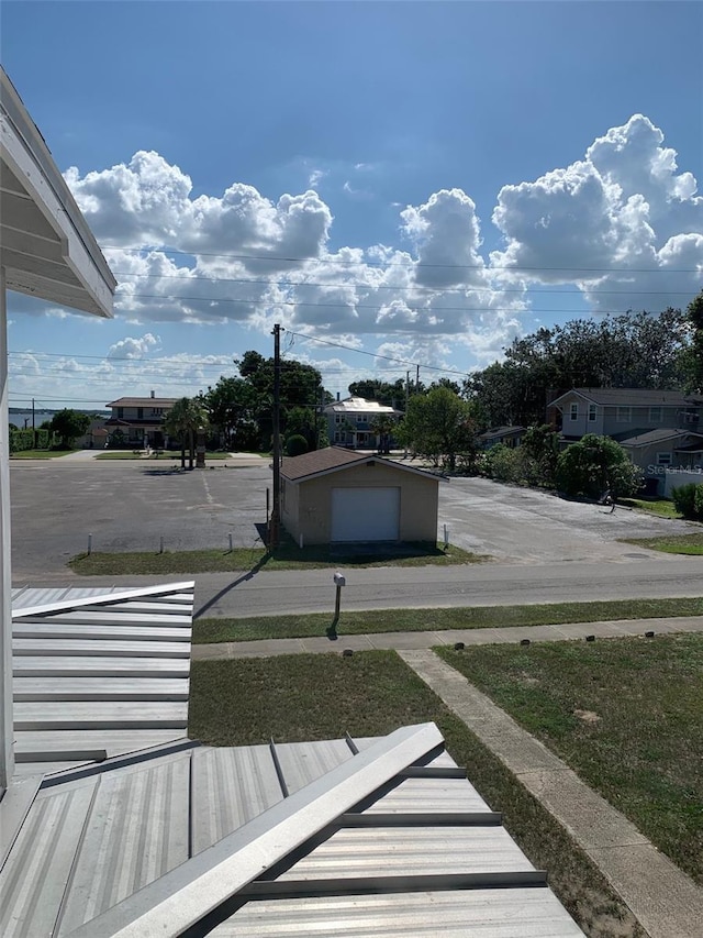 402 S Franklin St, Sebring, FL 33870 - view of yard with a garage
