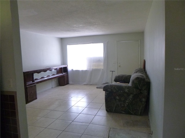 112 Bishop St, Auburndale, FL 33823 - sitting room featuring tile patterned flooring