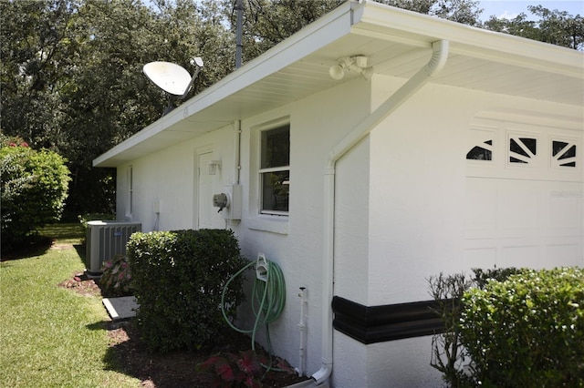 1922 N Torrington Rd N, Avon Park, FL 33825 - view of home's exterior with a yard and stucco siding
