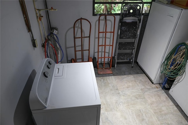 111 Deen Blvd, Auburndale, FL 33823 - laundry area featuring washer / dryer