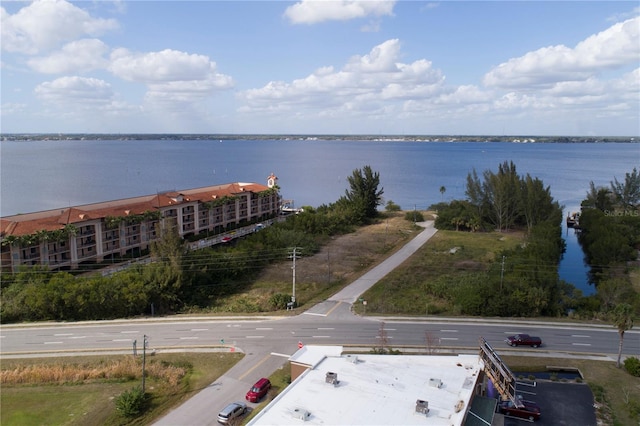 Listing photo 2 for 6162 Landings Way, Punta Gorda FL 33950