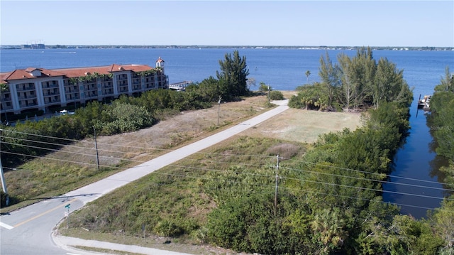 Listing photo 3 for 6162 Landings Way, Punta Gorda FL 33950