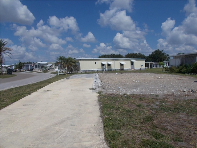 Listing photo 3 for 6581 Center Ln, North Port FL 34287