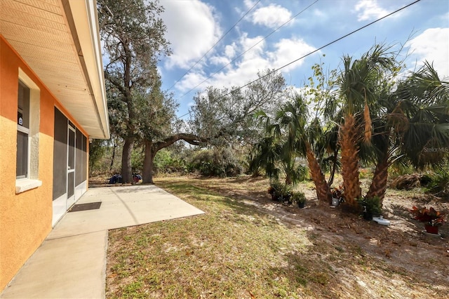 view of yard featuring a patio