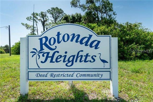 Listing photo 2 for 132 Glades Dr, Rotonda West FL 33947