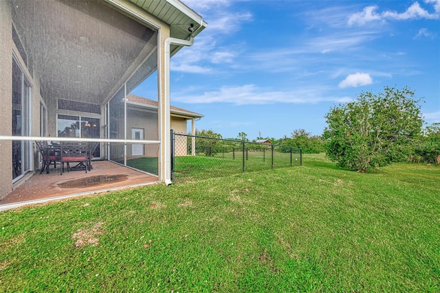 view of yard featuring a patio area