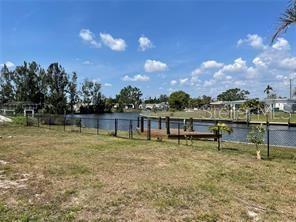 view of yard featuring a water view