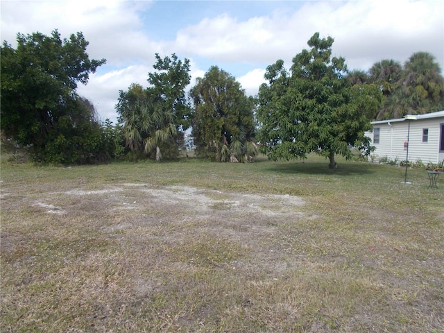 Listing photo 3 for 6789 Haki Ct, North Port FL 34287