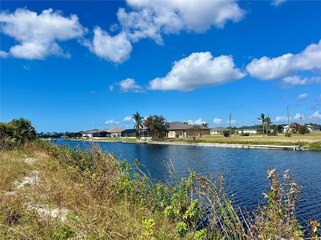 Listing photo 3 for 4103 NW 39th St, Cape Coral FL 33993