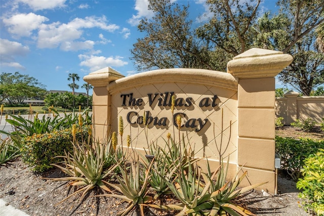 view of community / neighborhood sign