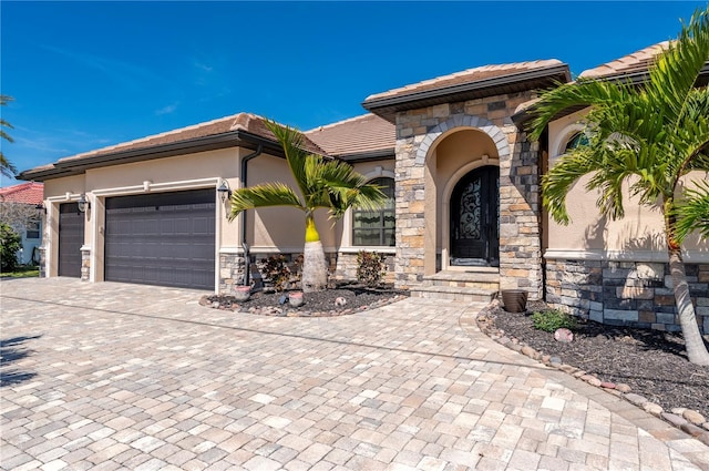 view of front of home featuring a garage