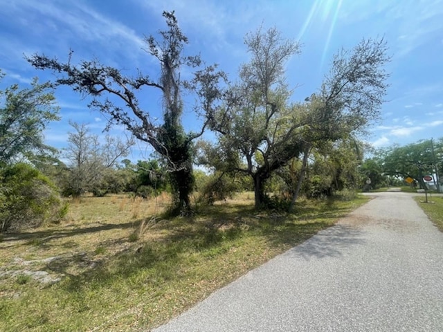 Listing photo 4 for 133 Coconut St, Port Charlotte FL 33980