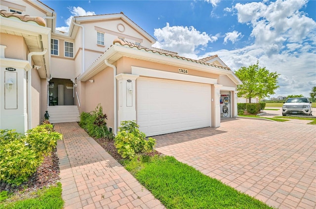 view of front facade with a garage