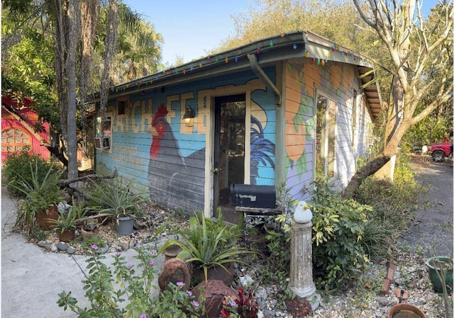 view of outbuilding