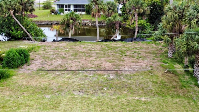 Listing photo 2 for 341 Lake Ct, Punta Gorda FL 33950