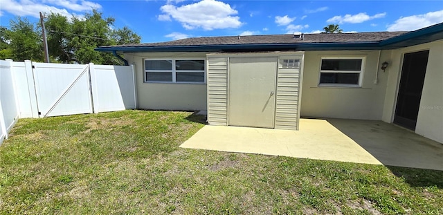 view of outdoor structure with a yard