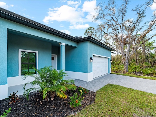 view of front of house featuring a garage