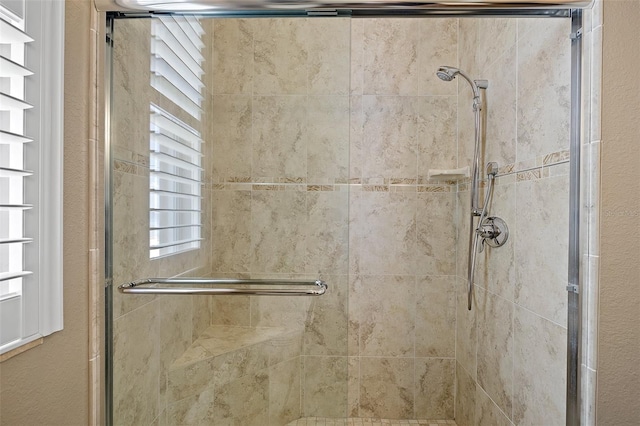 details featuring walk in shower