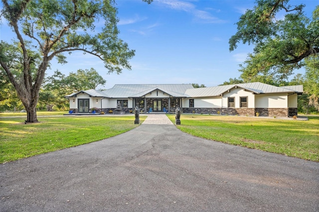 ranch-style house with a front yard