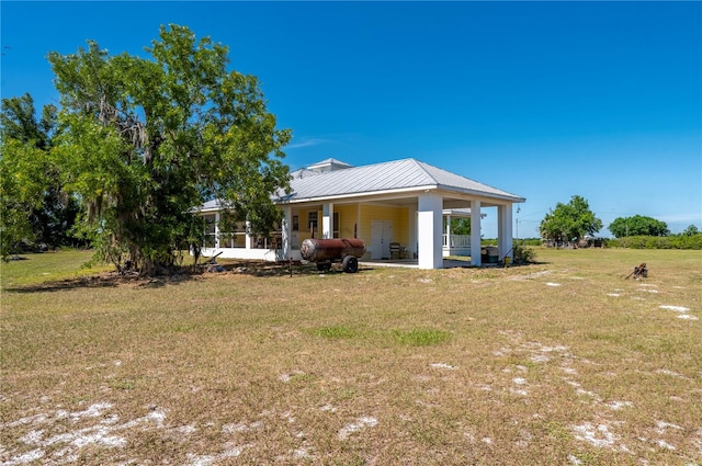 exterior space with a yard