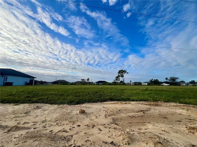 Listing photo 3 for 934 NE 12th St, Cape Coral FL 33909