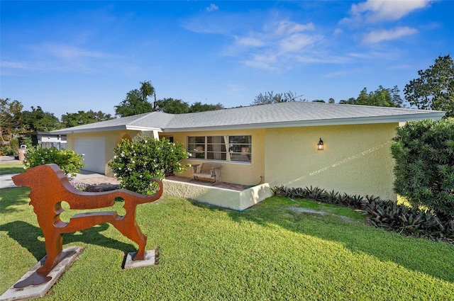 view of front of house featuring a front yard