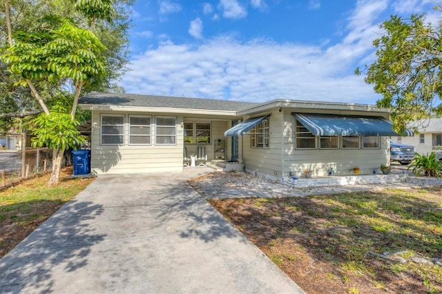 view of front of property