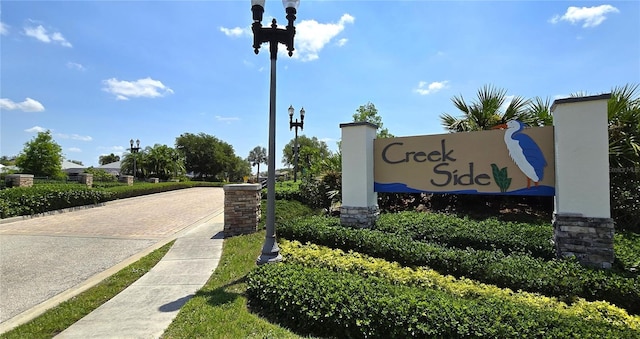 view of community / neighborhood sign