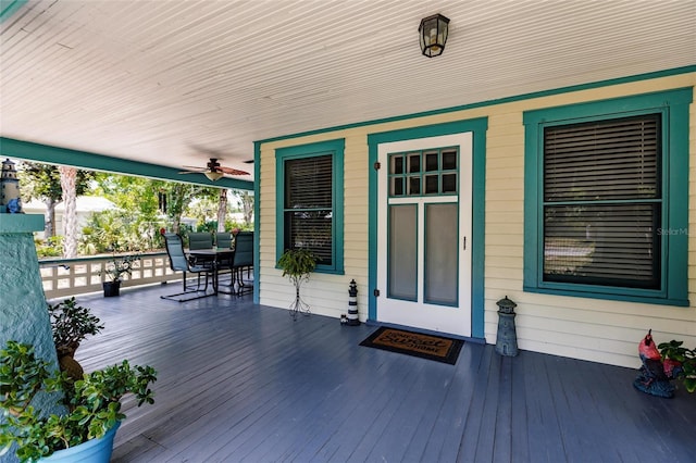 deck with ceiling fan