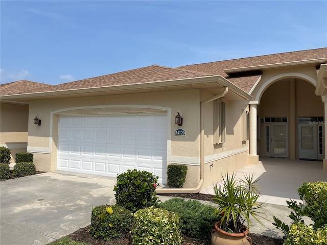 view of front of house featuring a garage