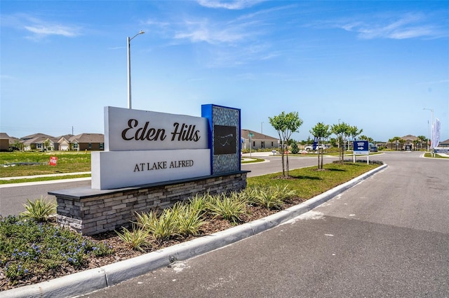 view of community / neighborhood sign