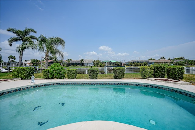 view of swimming pool