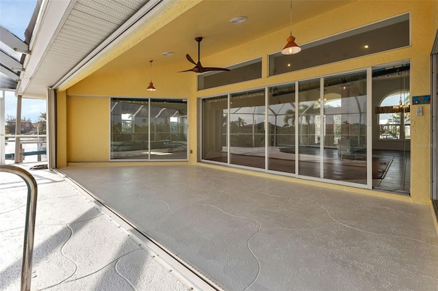 view of terrace with ceiling fan