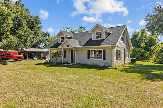 cape cod-style house with a porch and a front yard