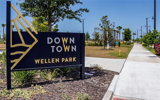 view of community / neighborhood sign