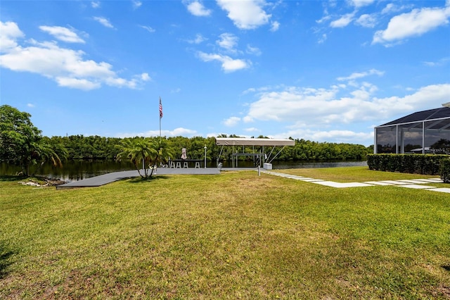 view of yard featuring a water view