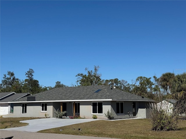 view of front of house with a front lawn