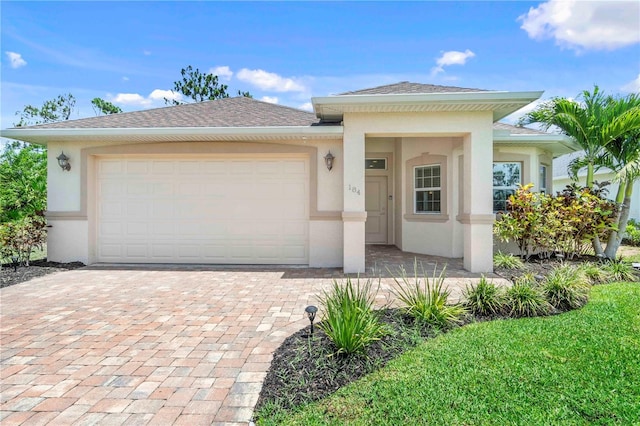 view of front facade with a garage