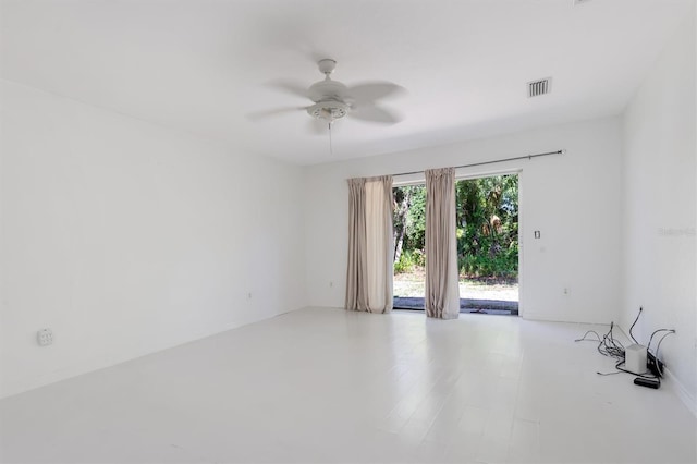 unfurnished room featuring ceiling fan