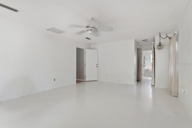 empty room with ceiling fan