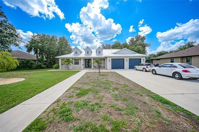 view of front of property featuring a porch and a front yard