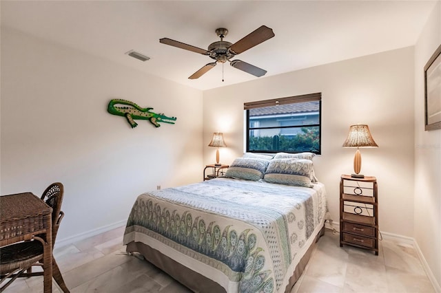 bedroom with ceiling fan