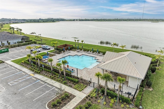 bird's eye view with a water view