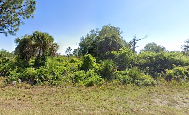 Listing photo 2 for 12189 Grace Ave, Port Charlotte FL 33981