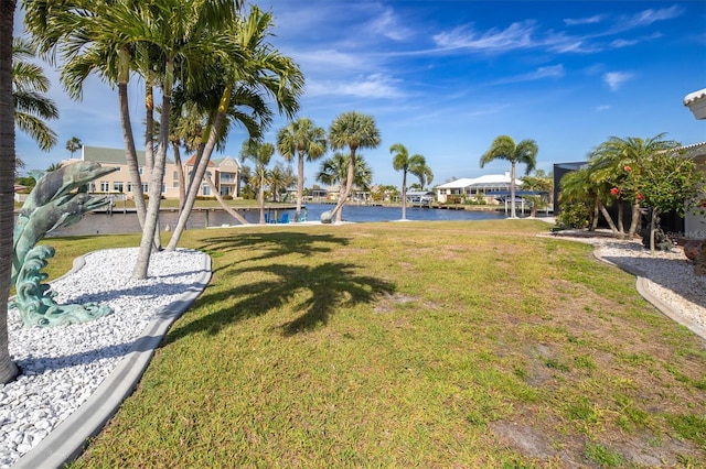 view of yard featuring a water view