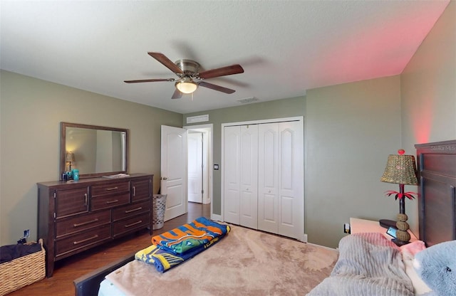 bedroom featuring a closet and ceiling fan