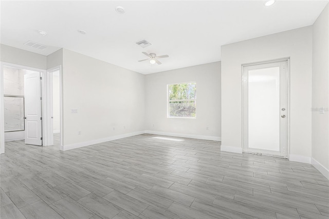 empty room with ceiling fan